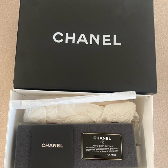 Chanel Box with Authenticity Card - Picture 2 of 2